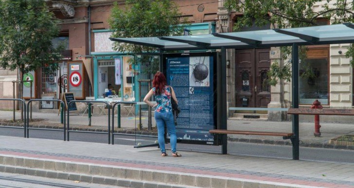 Novellák lepték el a buszmegállókat – a kortárs irodalom utat tört magának